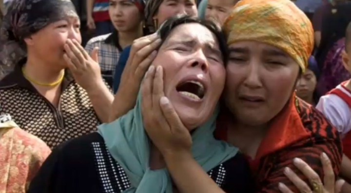 报告：中国利用严格的旅行限制来控制维吾尔人                            
Report: China Uses Strict Travel Restrictions to Control Uyghurs